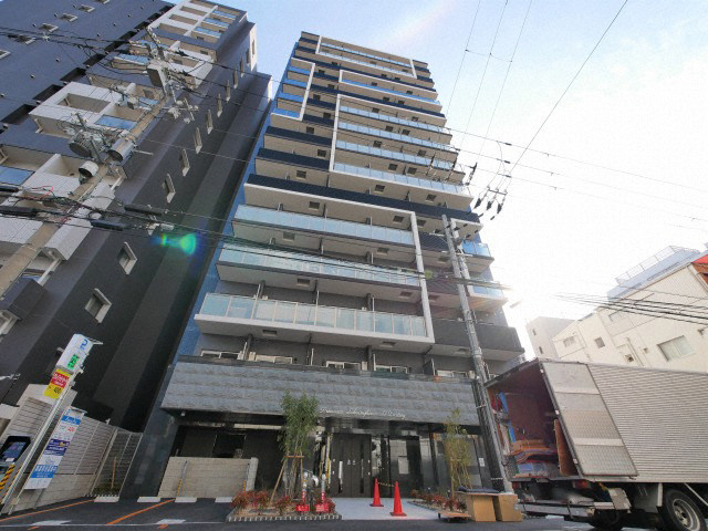 プレサンス堺筋本町ディスティニーの外観