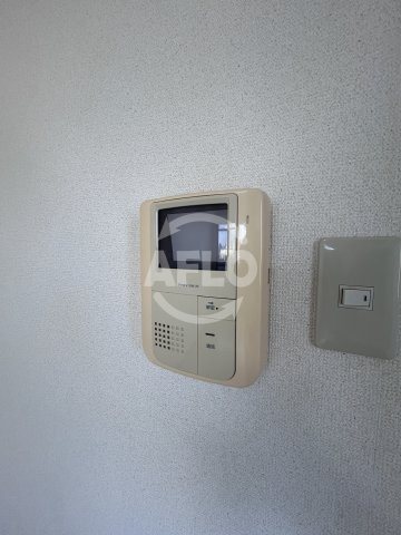 シャルル上新庄の設備|シャルル上新庄　モニター付きインターホン
