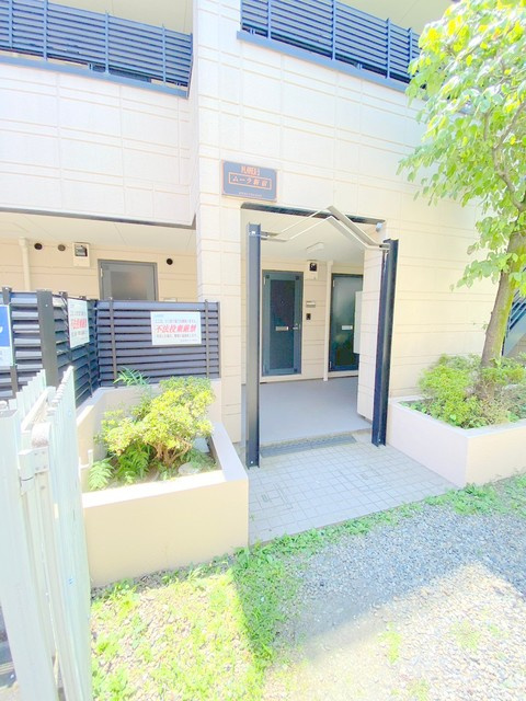 ムーラ新宿のエントランス