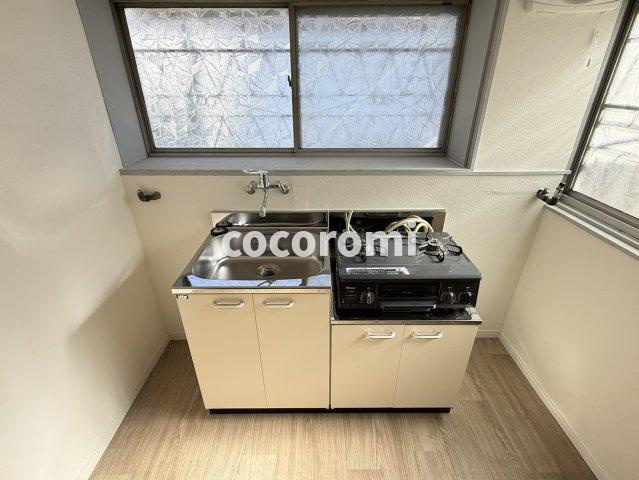 出口　平屋リノベテラスのキッチン