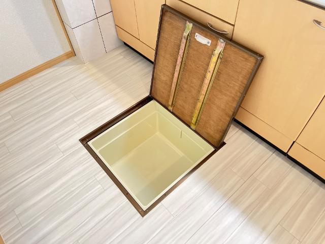 メゾンひばりヶ丘壱番館の収納|床下収納