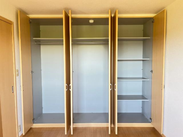 メゾンひばりヶ丘弐番館の収納|クローゼット