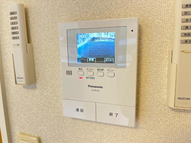 宝悠ハイムの内装|カメラ付インターホン