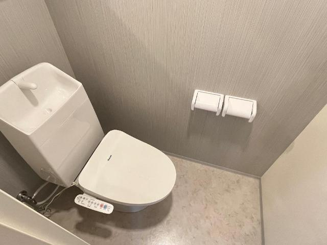 ｃａｓａ　ｅｓｔｅ唐津Ⅰのトイレ|シャワー付トイレ