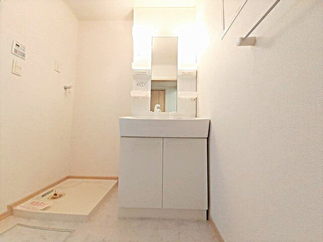 パインブライトⅡＢの洗面所|広い洗面スペース