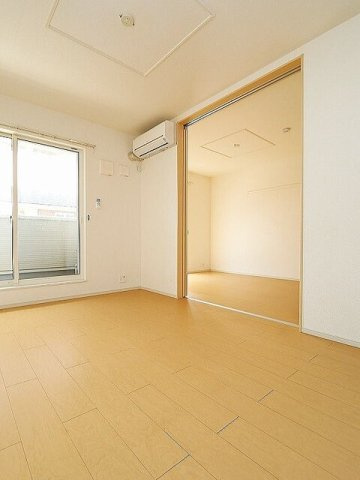 サニーガーデンＣのバルコニー|お洗濯にも便利なバルコニー付き