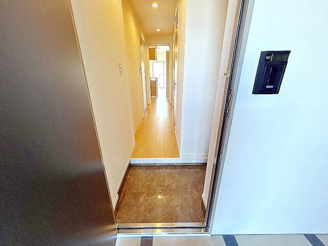 グランドステージ鏡の玄関|明るい玄関です