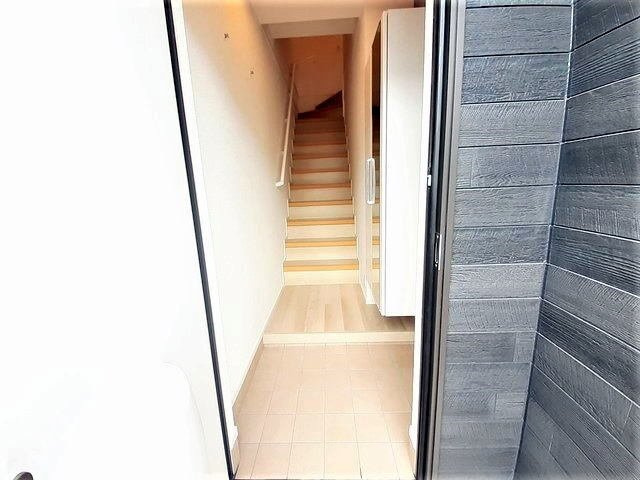 アルページュ　Ｂの玄関|収納もある玄関です