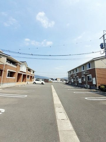 ＪｏｕＨｏｐｅⅤ　Ｇの駐車場|駐車場があるので、車を買う予定の方も安心です
