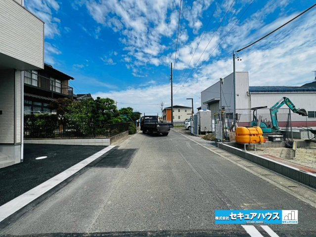 【本日ご案内可能】大府市東新町　全2棟の前面道路含む現地写真|事前予約にて現地ご見学いただけます！お気軽にお問い合わせください♪
■株式会社　セキュアハウス■
住宅ローンに強く、知識、経験豊富なスタッフ在籍
お客様に寄り添い、ご成約後もサポート致します。　　　　