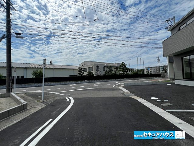 【本日ご案内可能】大府市東新町　全2棟の前面道路含む現地写真|事前予約にて現地ご見学いただけます！お気軽にお問い合わせください♪
■株式会社　セキュアハウス■
住宅ローンに強く、知識、経験豊富なスタッフ在籍
お客様に寄り添い、ご成約後もサポート致します。　　　　