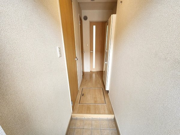 サニーガーデンⅠの玄関|落ち着いた玄関です