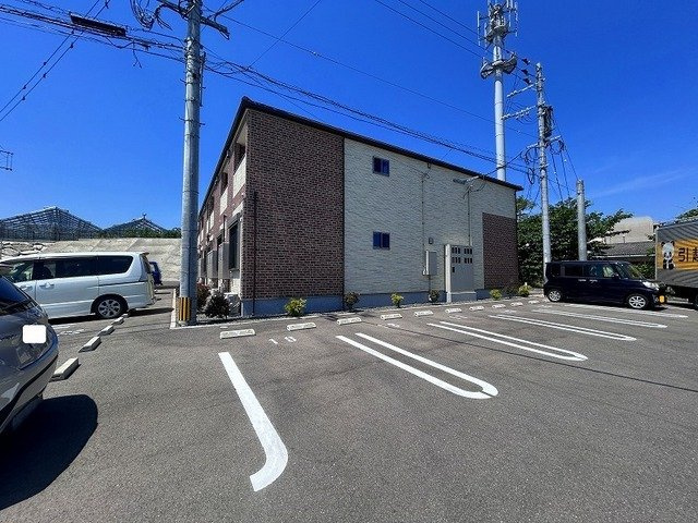 サニーガーデン　Ｉの駐車場|駐車場完備です