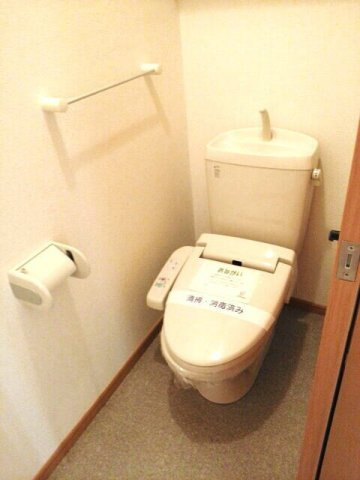 クレメントＥのトイレ|清潔感のあるトイレです