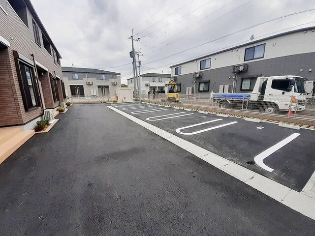 リエートレジデンの駐車場|カースペースがあります