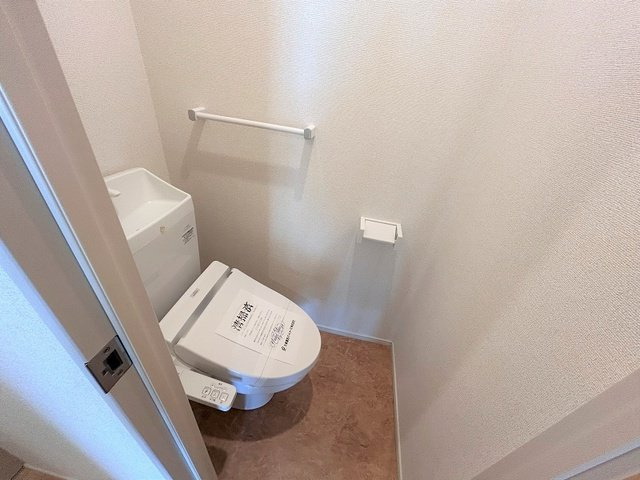 ＣＡＳＡ　４のトイレ|ゆったりとした空間のトイレです