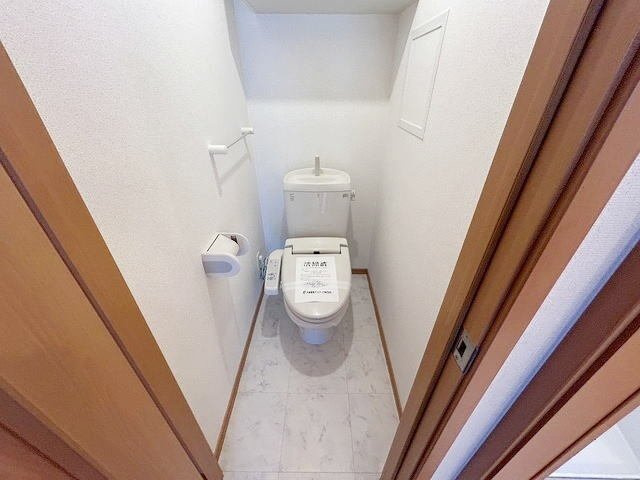 コモドポストのトイレ|落ち着いたトイレです