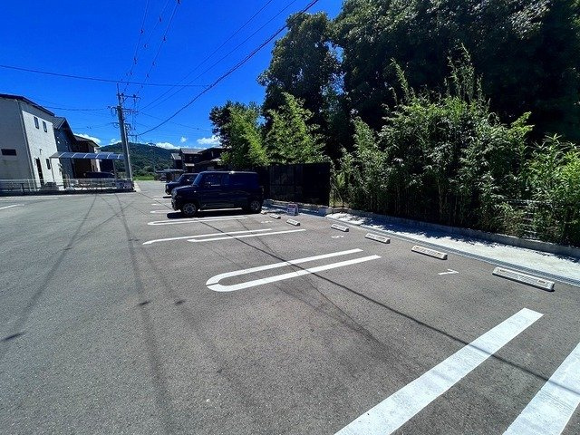 エイトリバー　Ｂの駐車場|駐車場があります