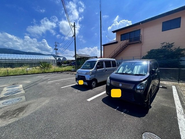 サンパティオの駐車場|駐車スペースもあります