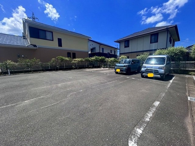 アルカンシエルの駐車場|カースペースがあります