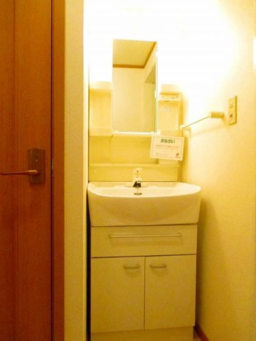 ポライトリーＮＯＺＯＭＩ　Ｂの洗面所|使いやすい洗面所です