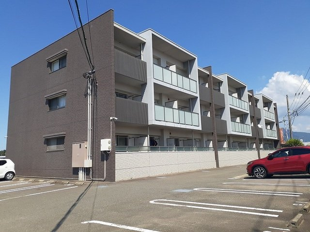 ルイシャトレ鏡の外観|おしゃれな外観です