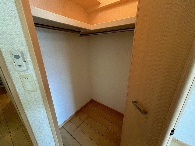 ルイシャトレ鏡の収納|便利な収納スペースです