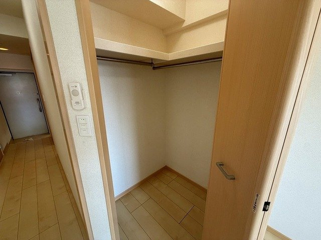 ルイシャトレ鏡の収納|大きなスペースがあり、収納には困りません