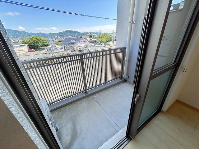 ルイシャトレ鏡のバルコニー|バルコニーからの眺めを楽しみながら食事をしませんか