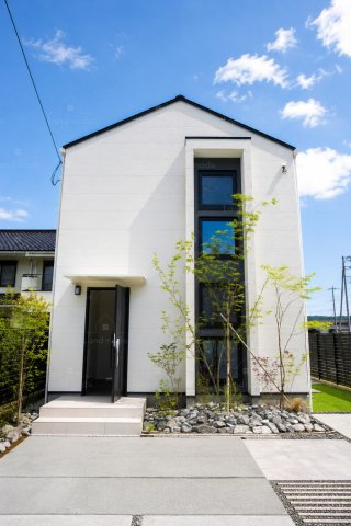 「大きな吹き抜けがある住まい」高知市鴨部　新築一戸建て