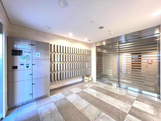 エスリード上本町北のロビー