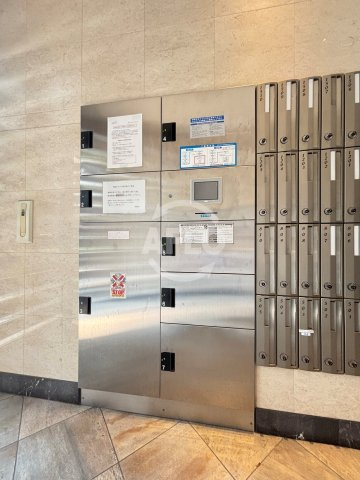 S-RESIDENCE難波EASTのその他共用部分|S-RESIDENCE難波EAST　宅配ボックス