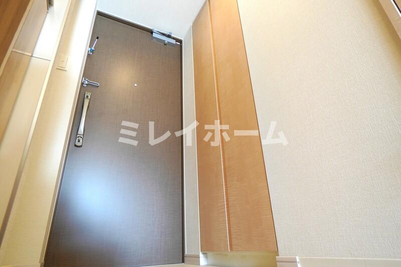 Ｌｏｕｉｓ　Ｃｏｕｒｔ　Ｋｉｔａｓｈｉｎａｇａｗａの玄関