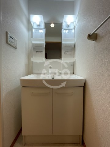 ONE ROOF FLAT FUKUSHIMAの洗面所|シャルマンフジ福島　独立洗面化粧台