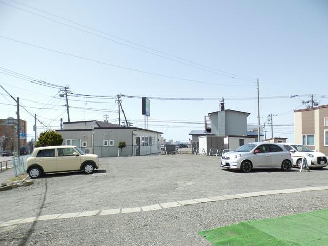 クレインハイツの駐車場