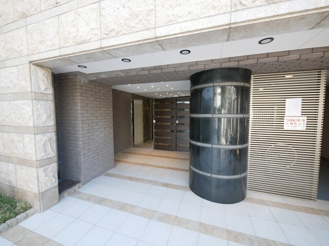 Gallery谷町のエントランス