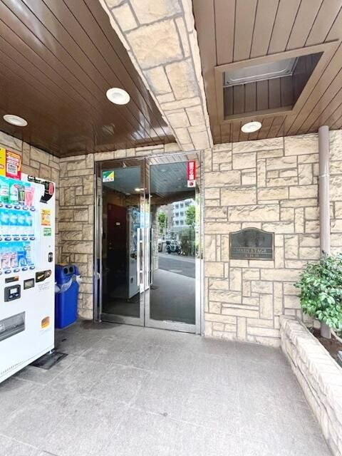 メインステージ東神田のエントランス