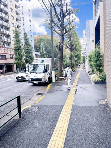 エスコート東大前の周辺