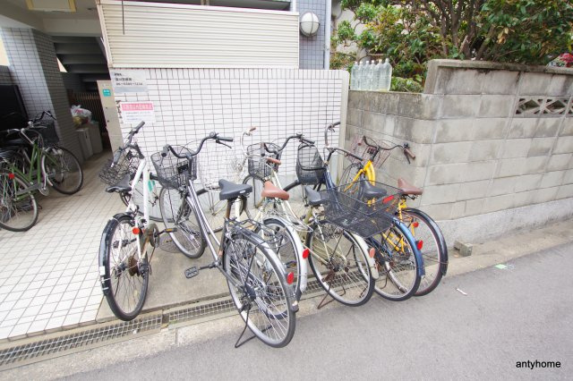 プレアール新大阪3　仲介手数料無料の駐車場