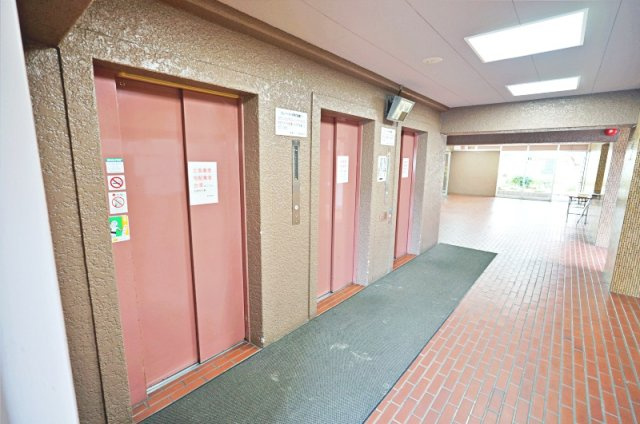 日商岩井菫橋ハイツのロビー
