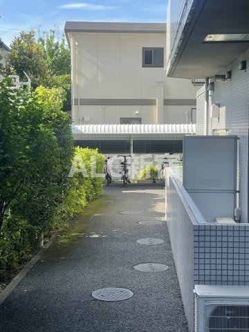 エクセラ中野の駐車場