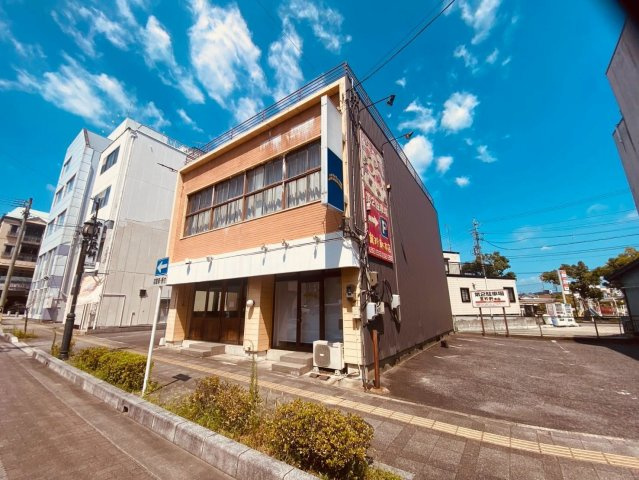 八百七ビルの外観