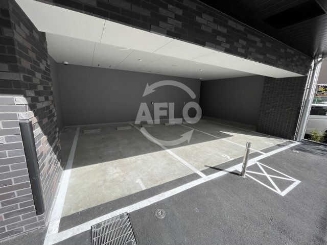 プレサンスロジェ大阪南森町　堀川小学校区の駐車場|プレサンスロジェ大阪南森町　敷地内駐車場
