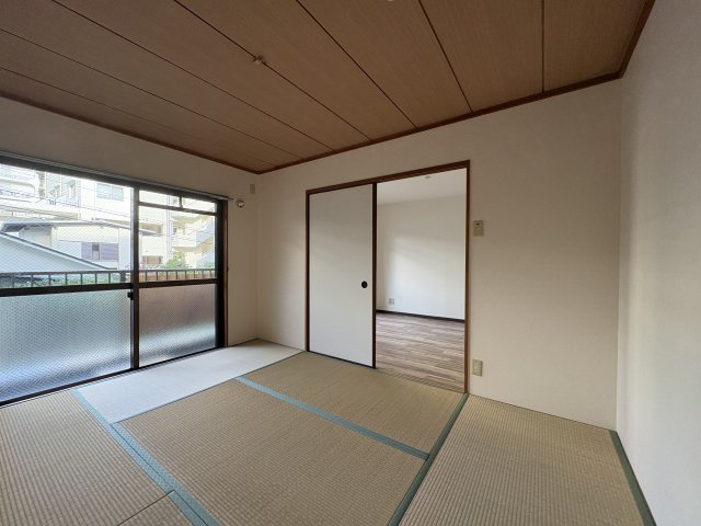【寝室】ロイヤルコート山本通 