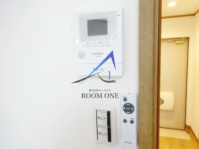 ロイヤルハイツ白楽弐番館のセキュリティ|モニター付きインターホンです。
