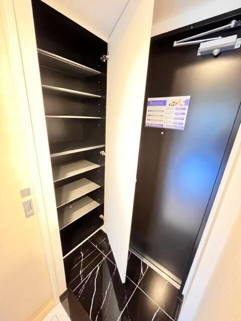 レジディア板橋本町プレイスの玄関