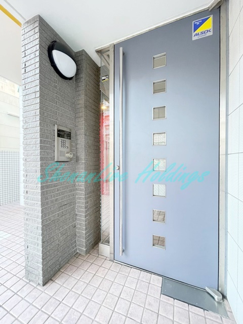 藤沢市湘南台５丁目の賃貸マンションのエントランス