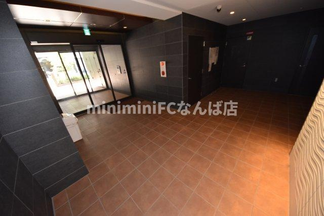 大阪市浪速区敷津西１丁目の賃貸マンションのエントランス