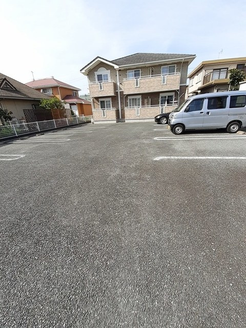 グラティテュードの駐車場|駐車スペースもあります☆