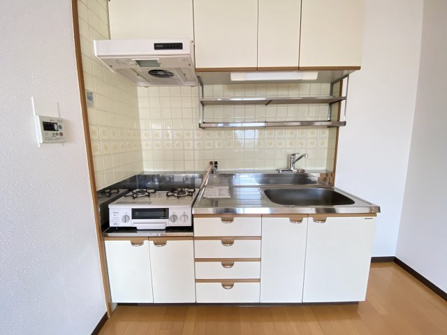 壁付けキッチンでスペースを有効活用できます！